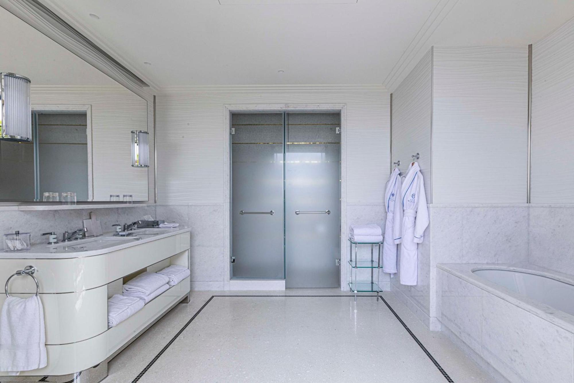 فندق مارتينيز في ذا أنبوند كولكشن باي حياة كان المظهر الخارجي الصورة Bathroom