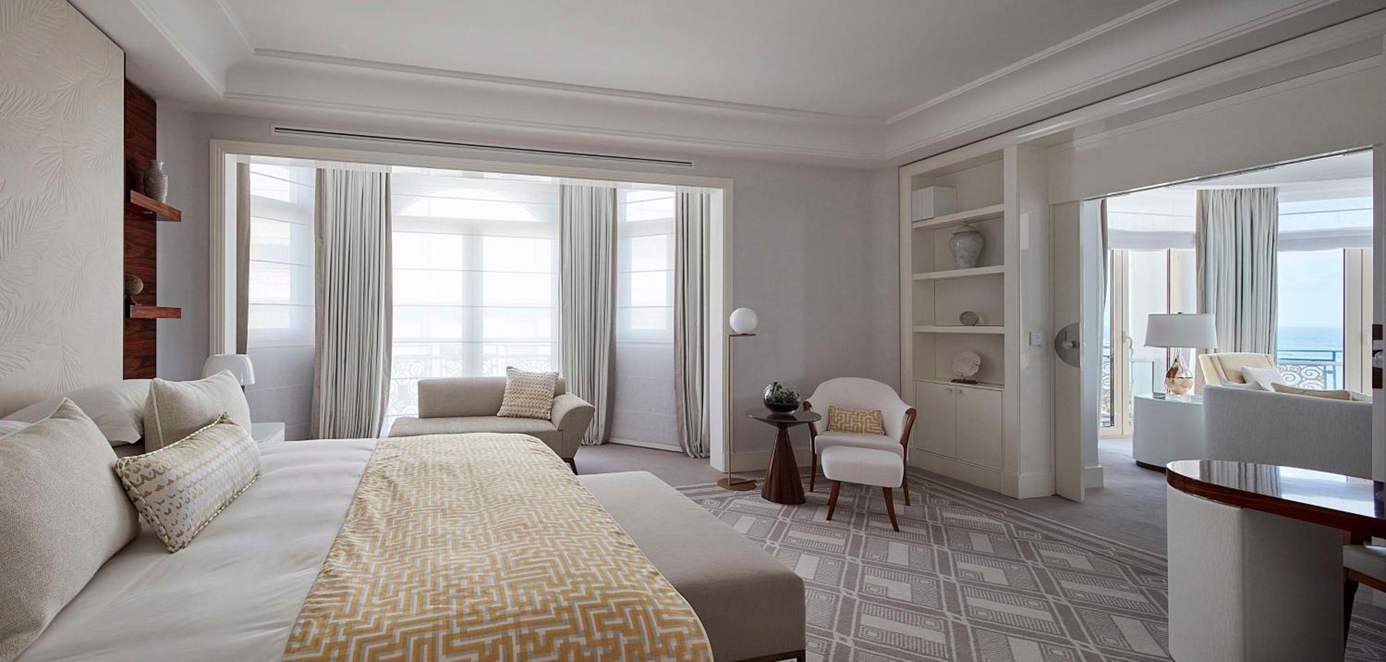 فندق مارتينيز في ذا أنبوند كولكشن باي حياة كان المظهر الخارجي الصورة A bedroom at the Mandarin Oriental, Paris