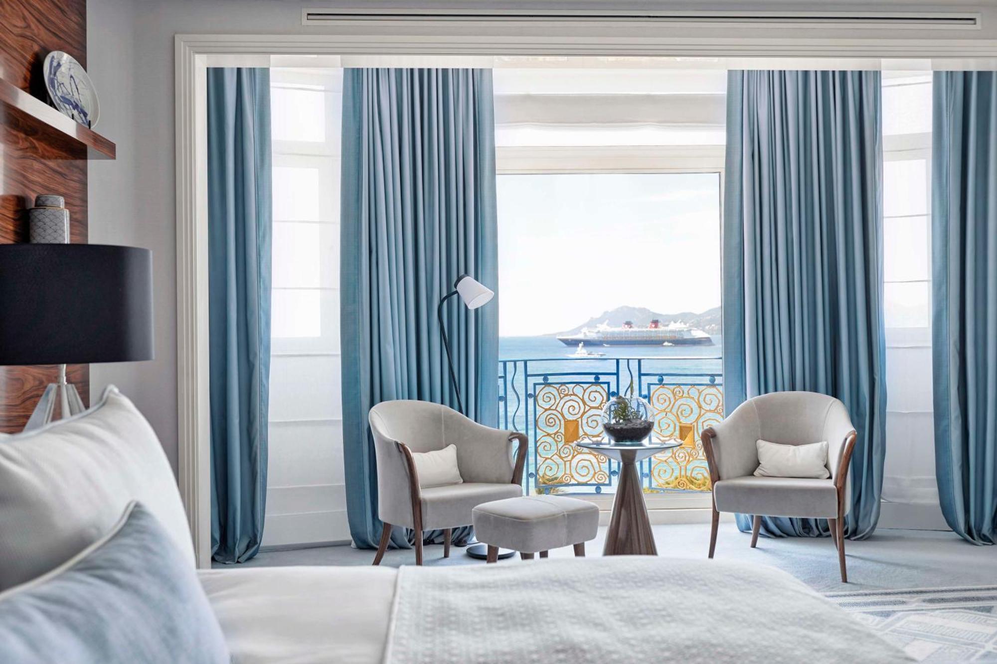فندق مارتينيز في ذا أنبوند كولكشن باي حياة كان المظهر الخارجي الصورة A guest room at the Four Seasons Hotel